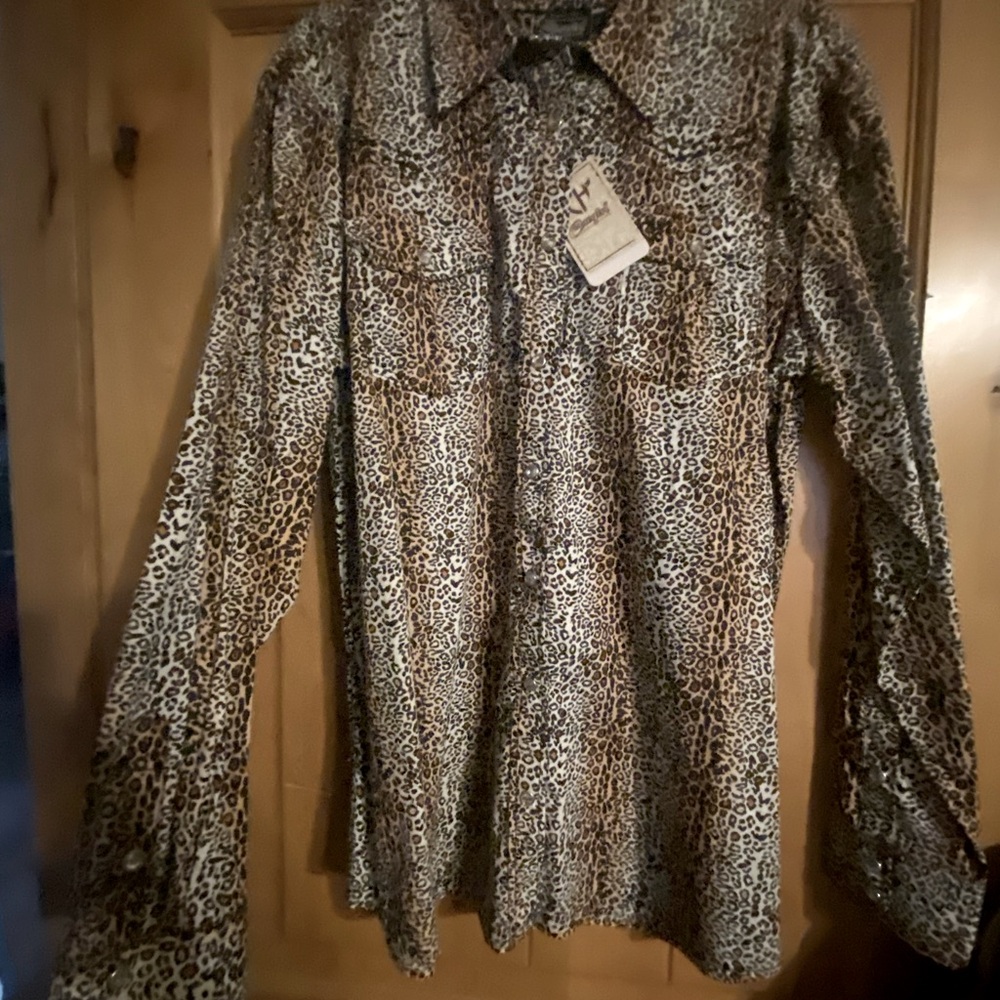 cowgirl hardware leopard snap shirt